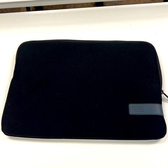 14” case logic memory foam laptop sleeve. - Picture 1 of 3